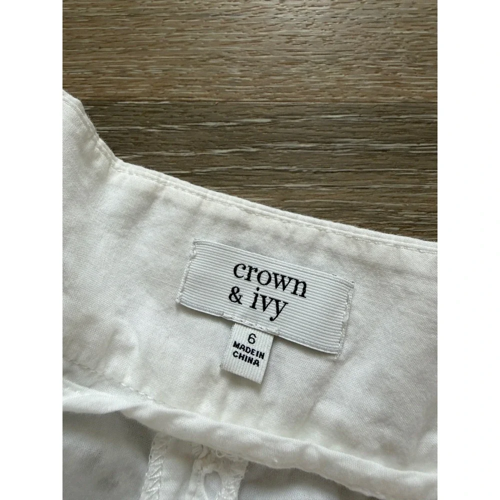 Crown & Ivy White Eyelet Cotton Scalloped Hem Shorts Size 6